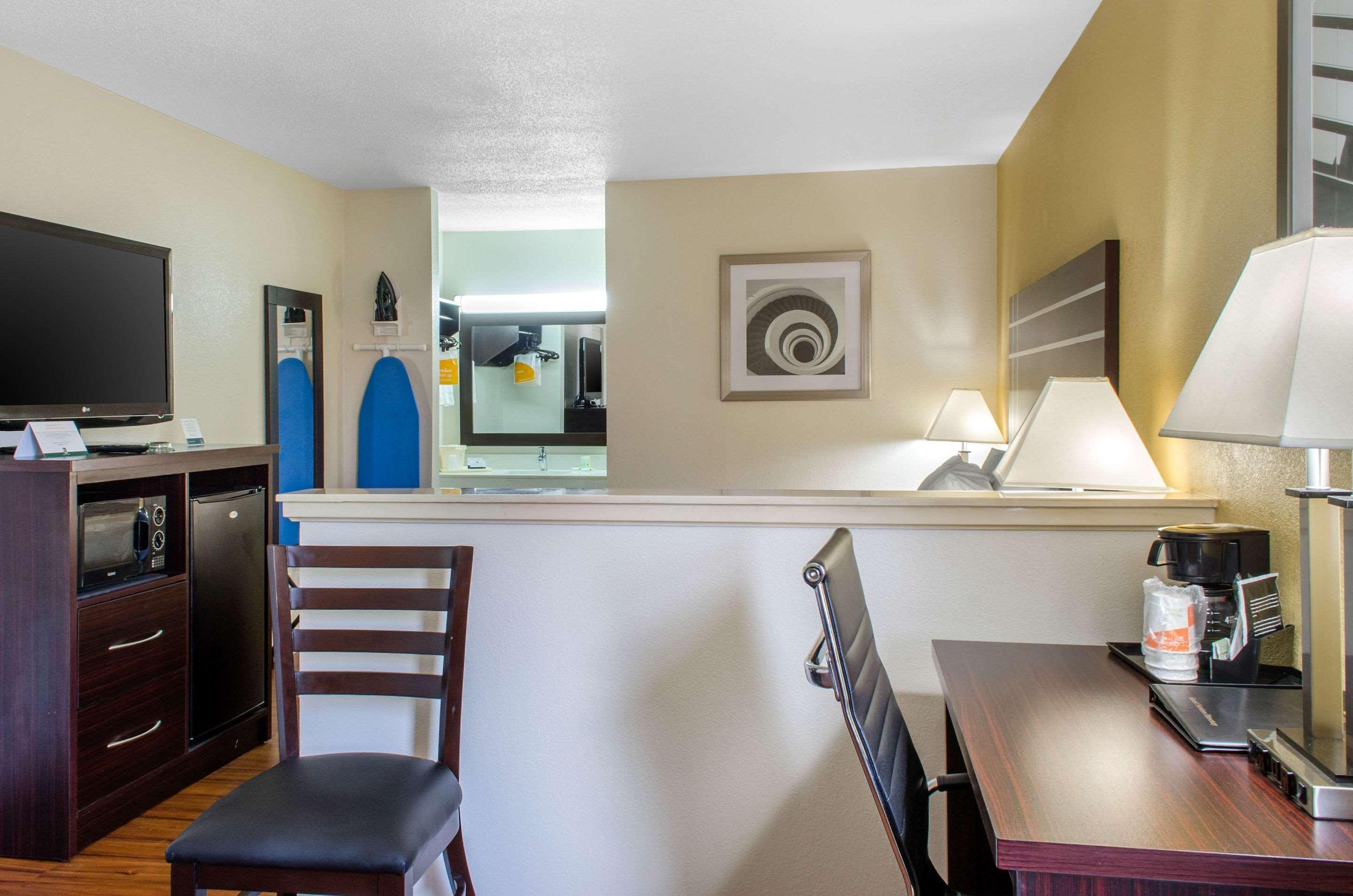 Quality Inn McComb Exterior foto