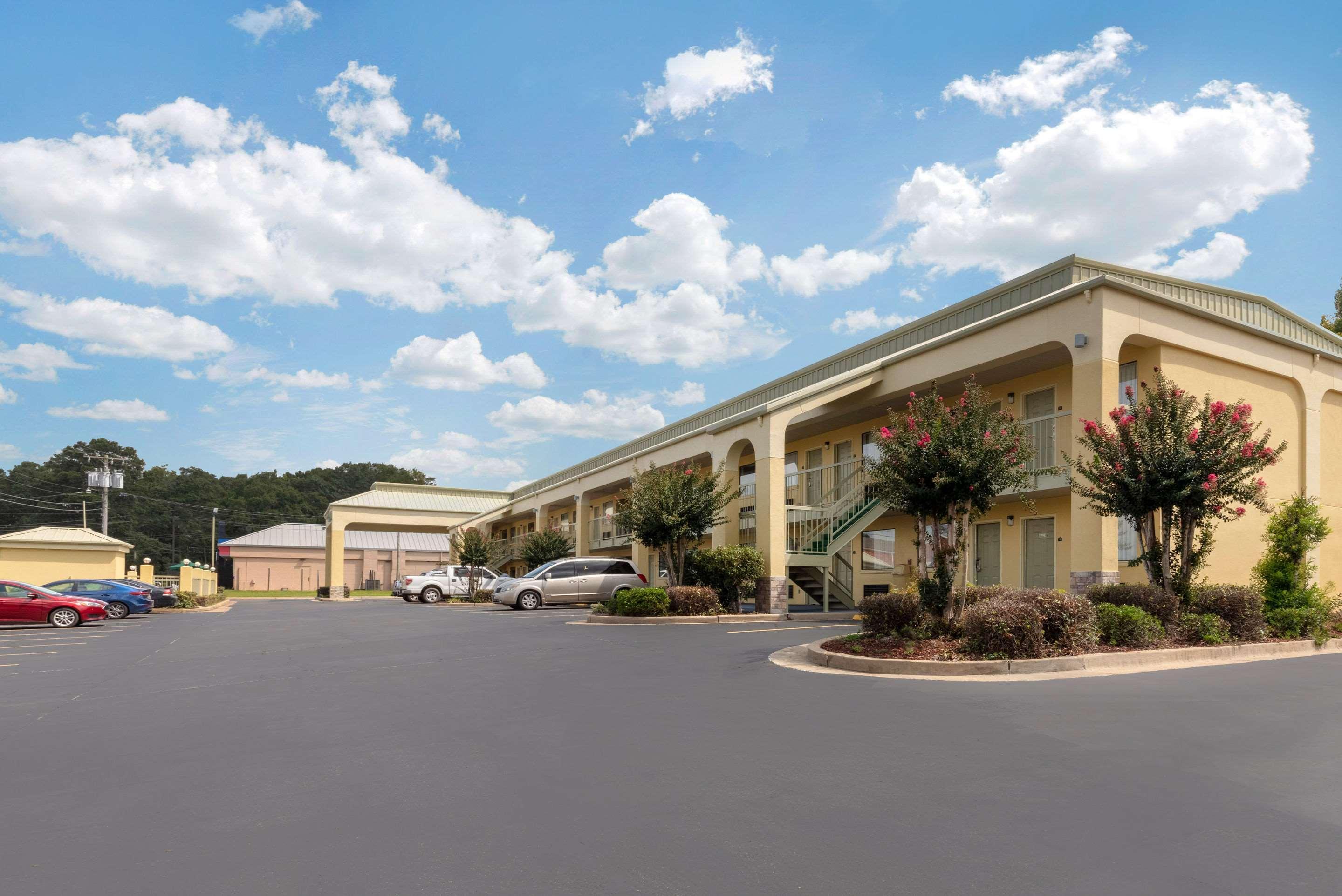 Quality Inn McComb Exterior foto