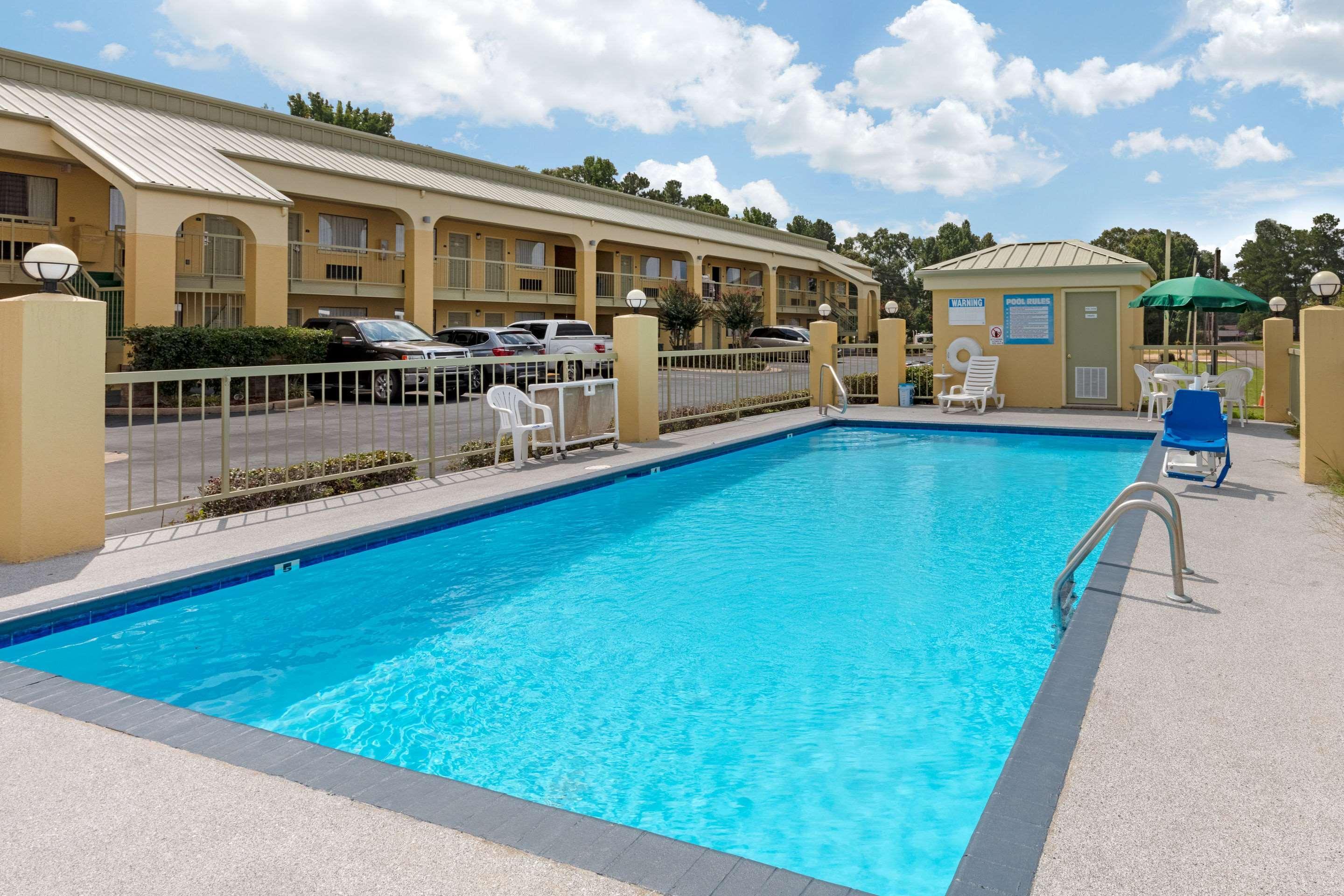 Quality Inn McComb Exterior foto