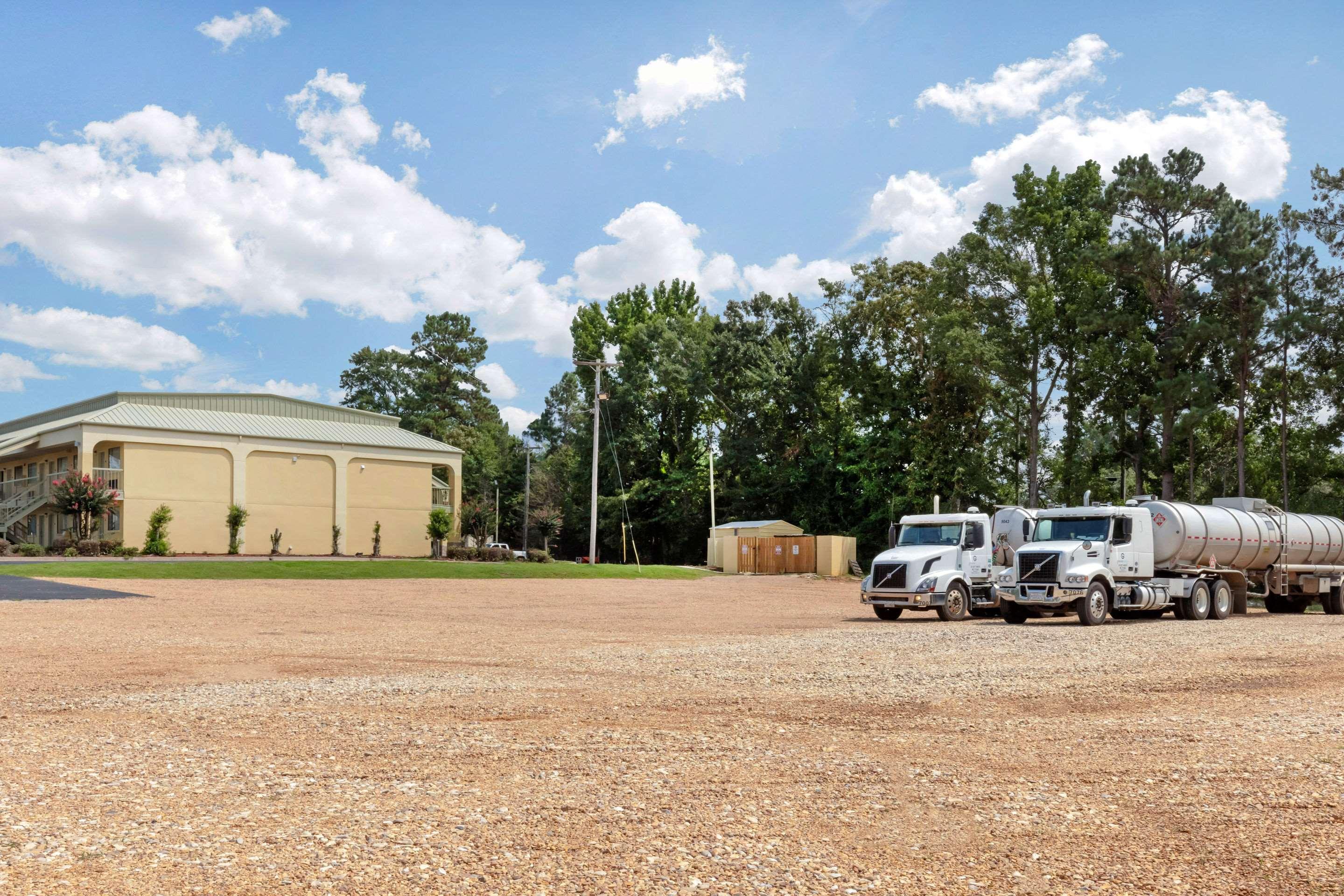Quality Inn McComb Exterior foto